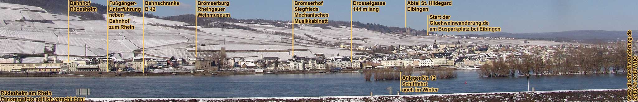 Rdesheim am Rhein im Winter. Panoramafoto mit Schiffsanlegern.